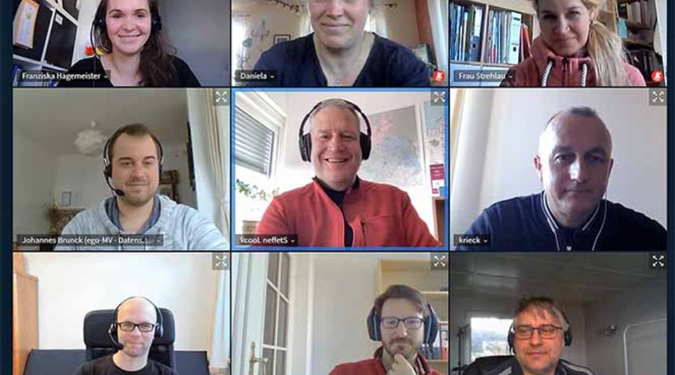 Medienpädagogisches Zentrum Team Franziska Hagemeister und Steffen Loock mit dem Rest des Teams